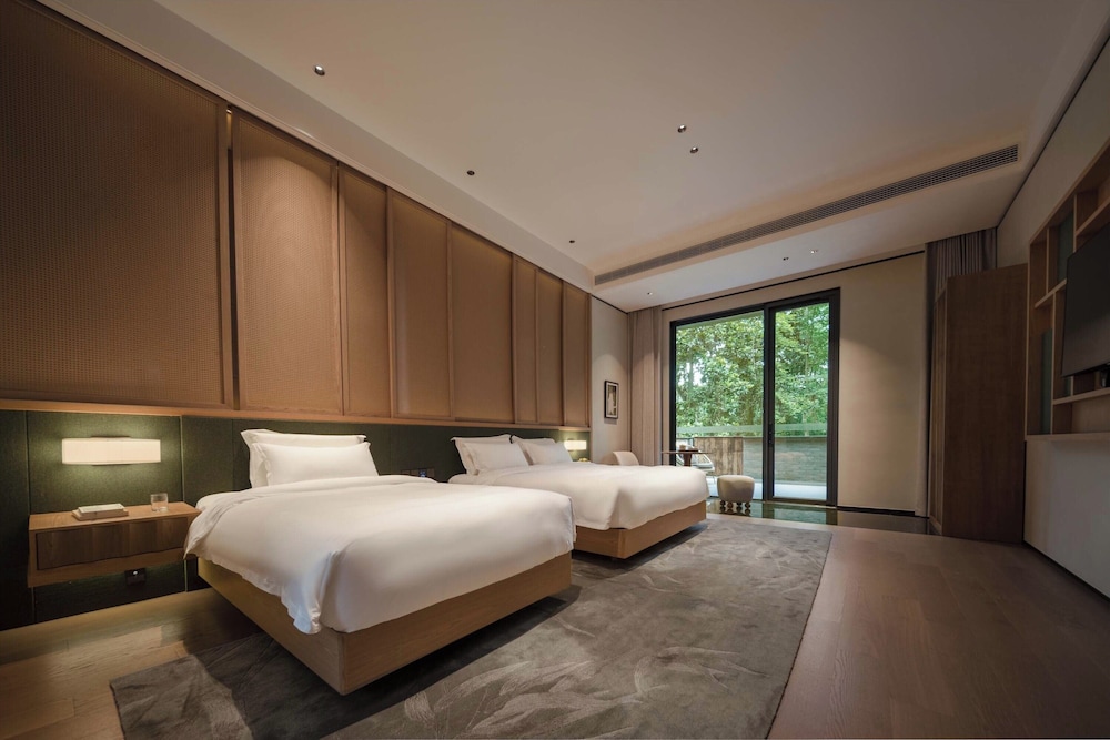 Family Suite, Courtyard View