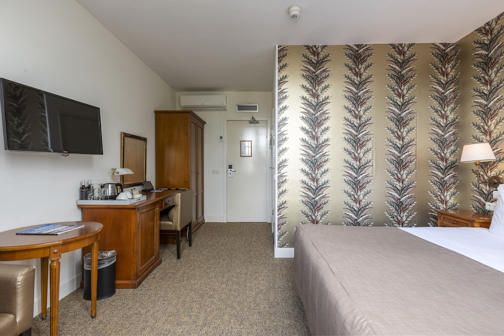 Room, 1 Queen Bed, Canal View