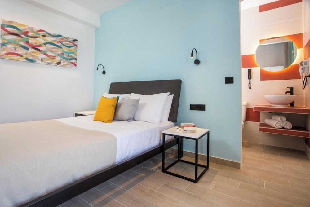 Deluxe Double Room, Balcony, City View