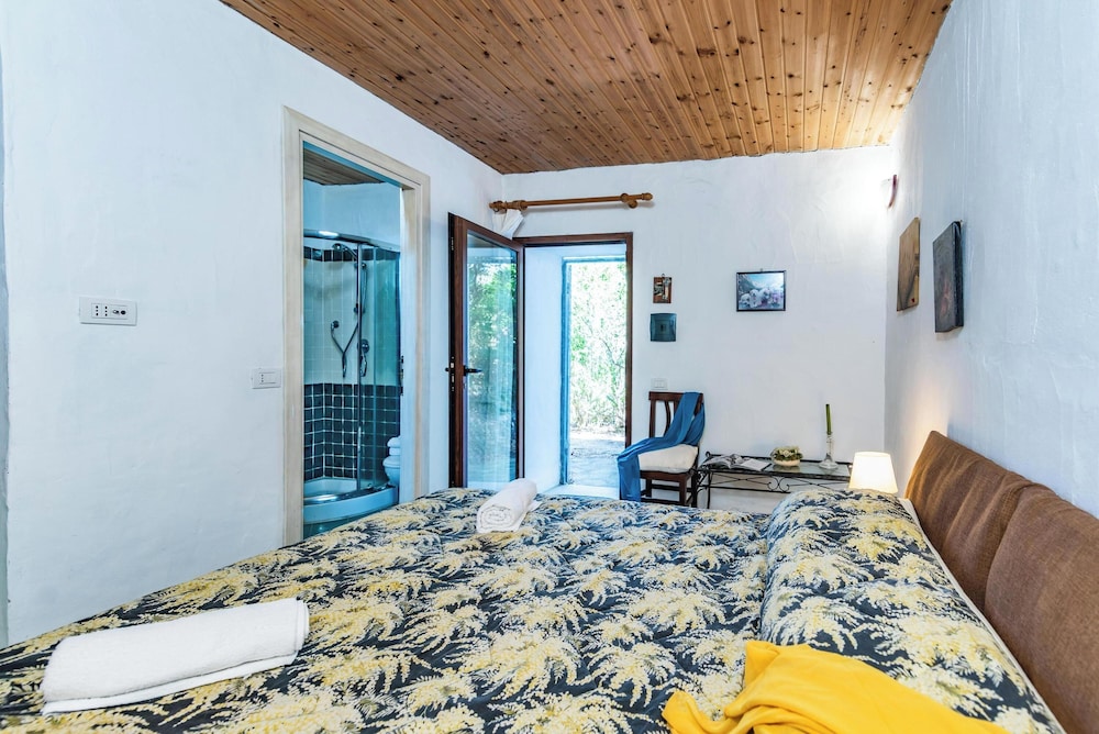 Family Villa, Multiple Bedrooms, Mountainside (Villa La Licciola)