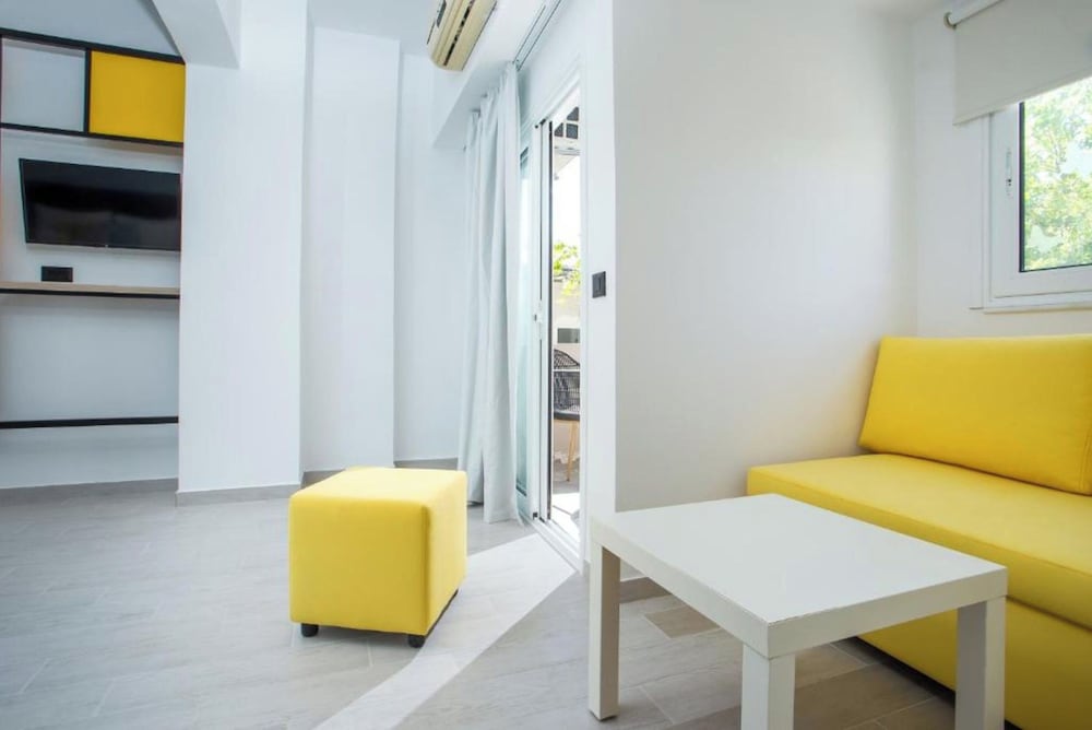 Superior Triple Room, Multiple Beds, Balcony, City View