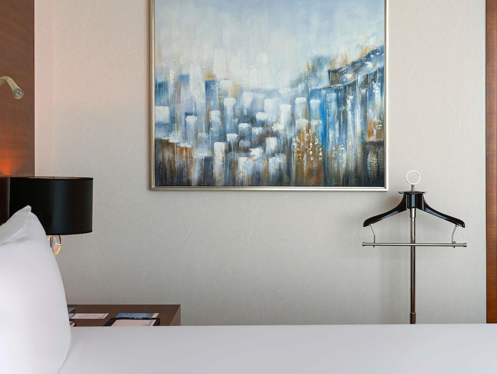 Fairmont Gold Junior Suite photo 3