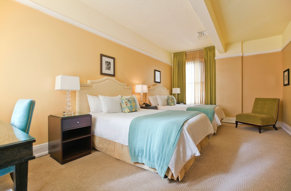 Premium Room, 2 Queen Beds, Accessible - Photo 1