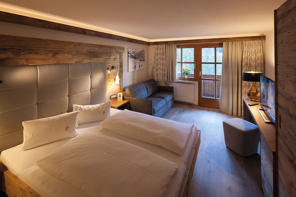 Design Double Room, Mountain View photo 2