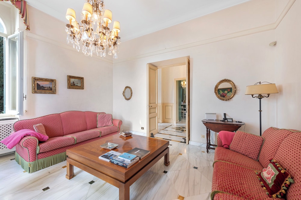 Honeymoon Apartment, 3 Bedrooms, 2 Bathrooms (Luxury Apartment In Villa Cava) photo 3