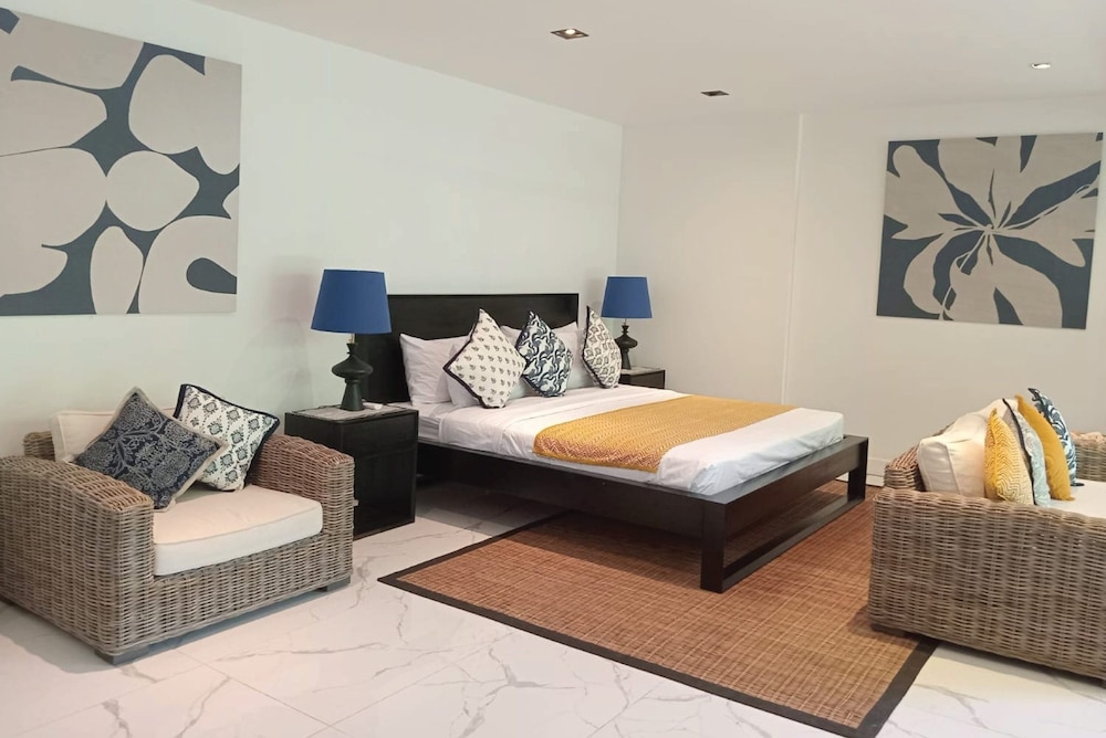 Suite, River View