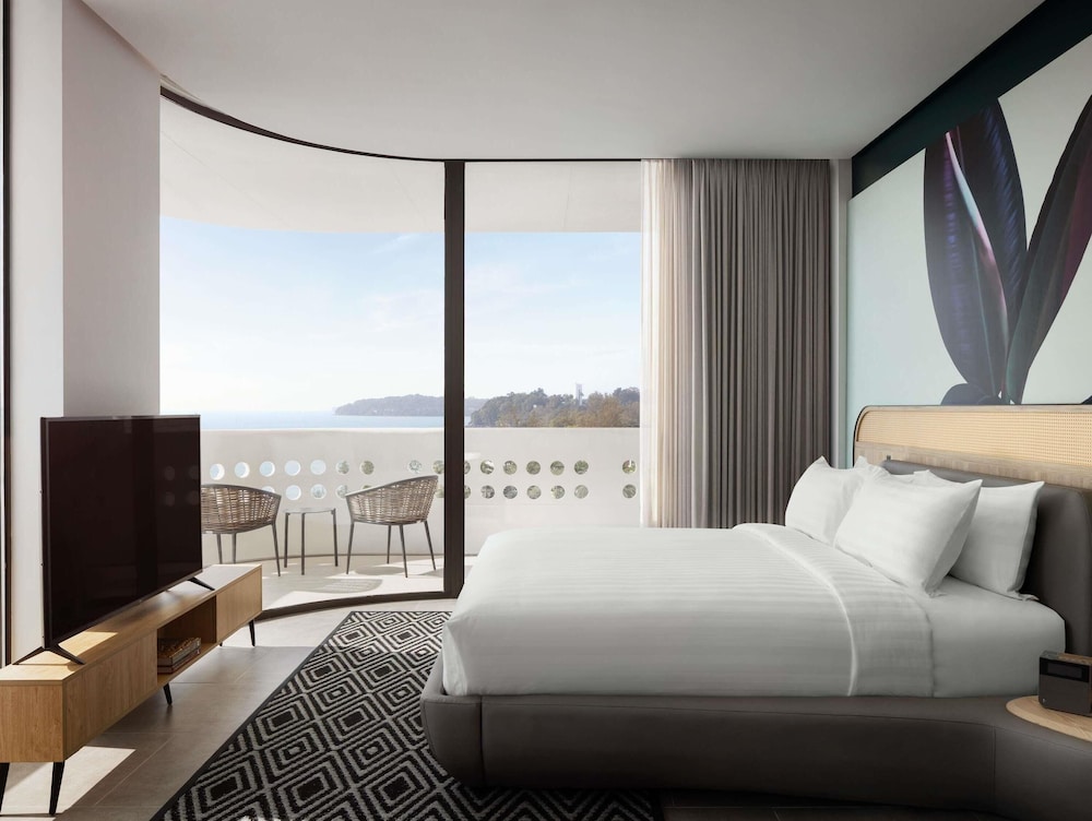 Executive Suite, Multiple Beds, Ocean View - Photo 4