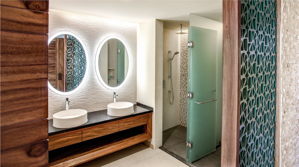 King Suite Ocean View