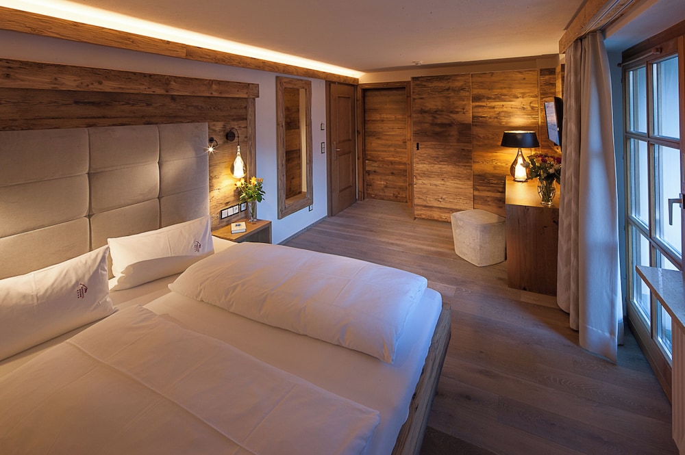 Design Quadruple Room, Balcony, Mountain View photo 1