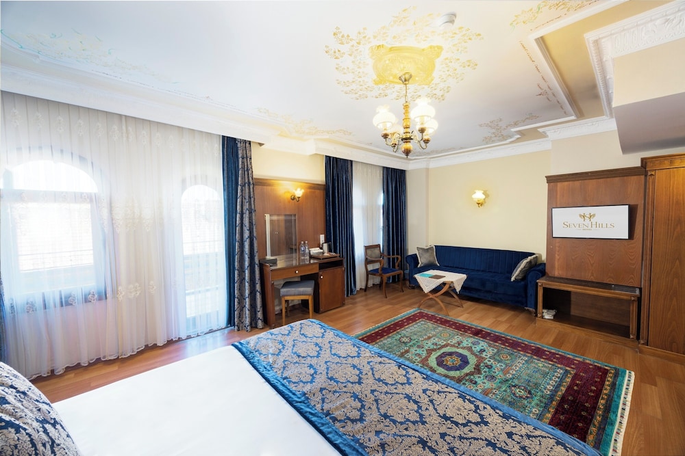 Suite with Hagia Sophia View photo 3