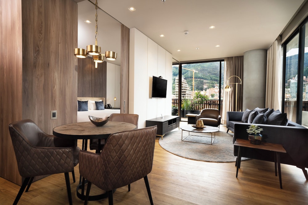 Premier Suite, 1 King Bed (Apartment) - Photo 1