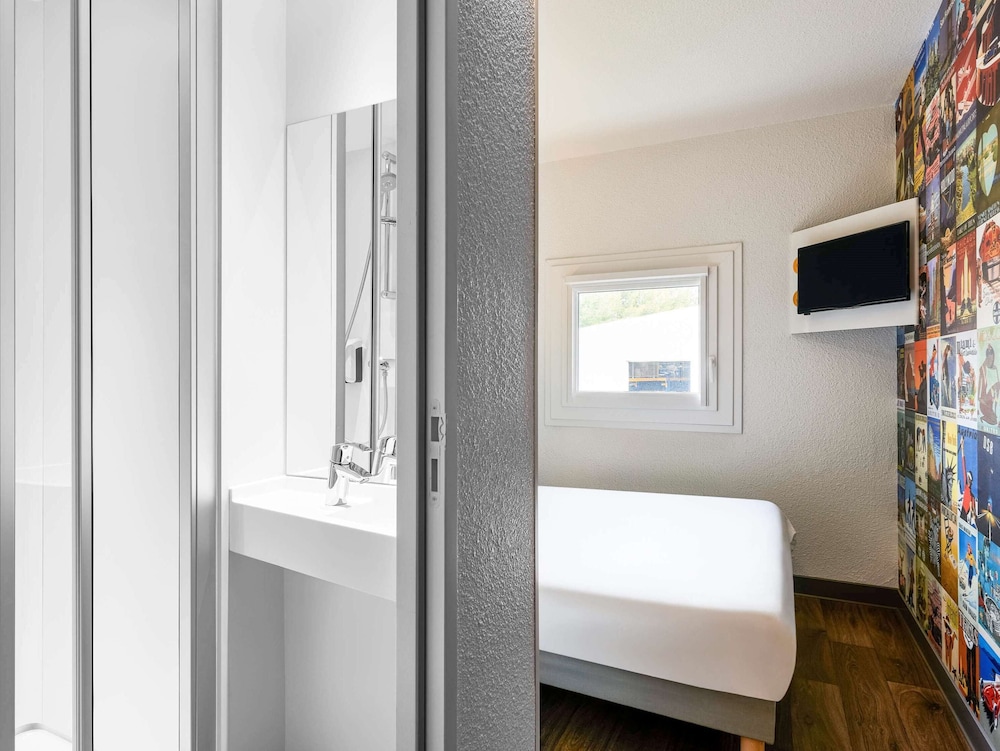 Room, 1 Double Bed, Private Bathroom (Cabrio) photo 2