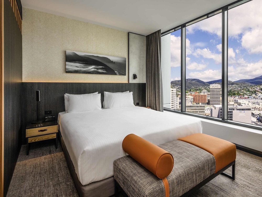 Suite, City View thumbnail 5