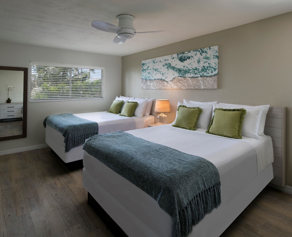 Suite, Multiple Beds - Photo 3