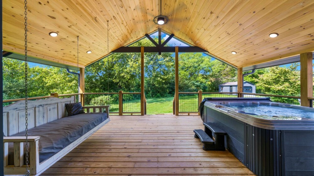 Luxury Poolside Cabin in Sevierville, Zdjęcie 46