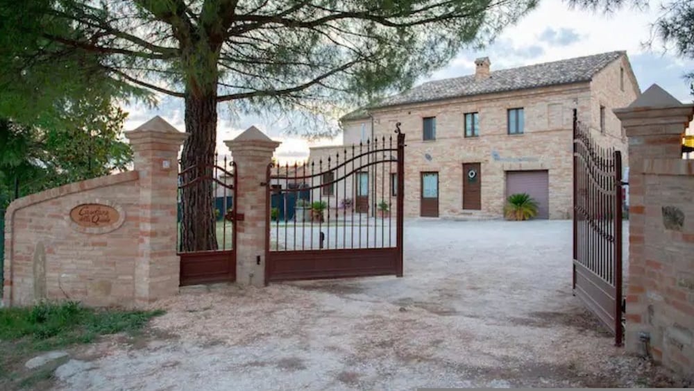 Villa photo 1