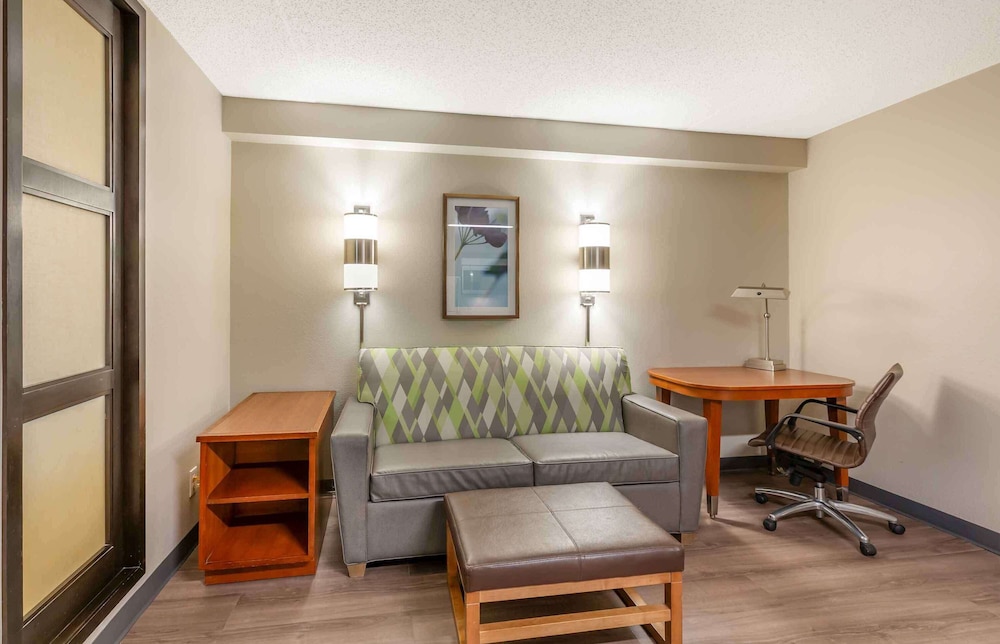 Deluxe Studio, Multiple Beds, Non Smoking, Kitchenette - Photo 3