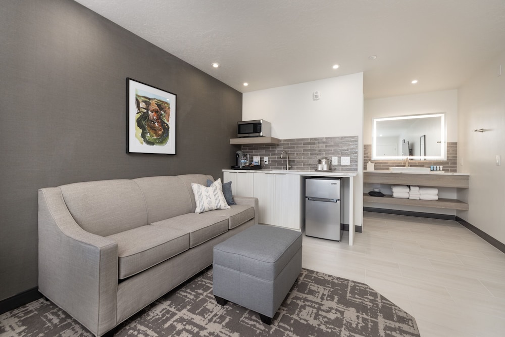 Signature King Suite - Photo 5