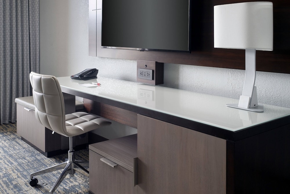Deluxe Room, 2 Queen Beds, Lake View - Photo 3