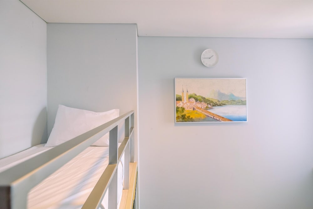 Room - Photo 6