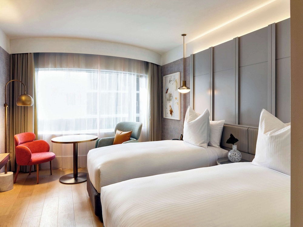 Classic Room, 2 Twin Beds, Accessible