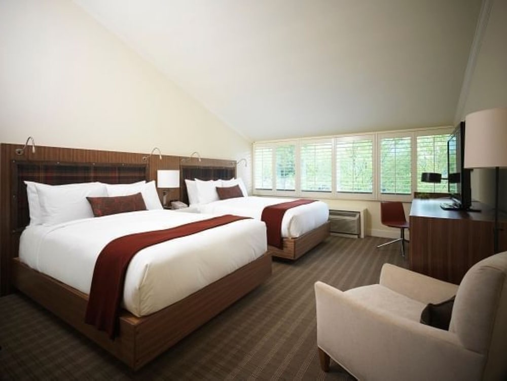 Executive Room 2 Queens