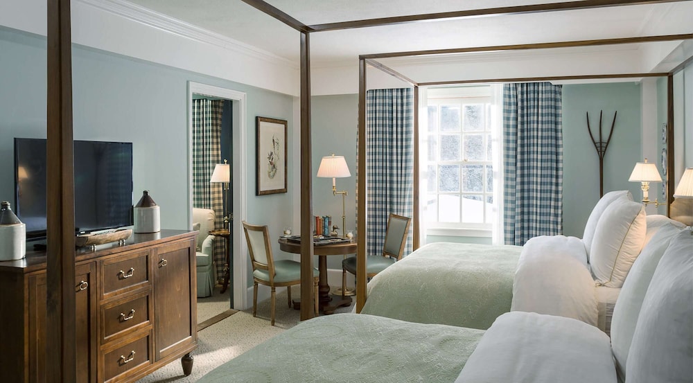 Legacy Main Inn 2 Queen Suite w/ full size sofabed
