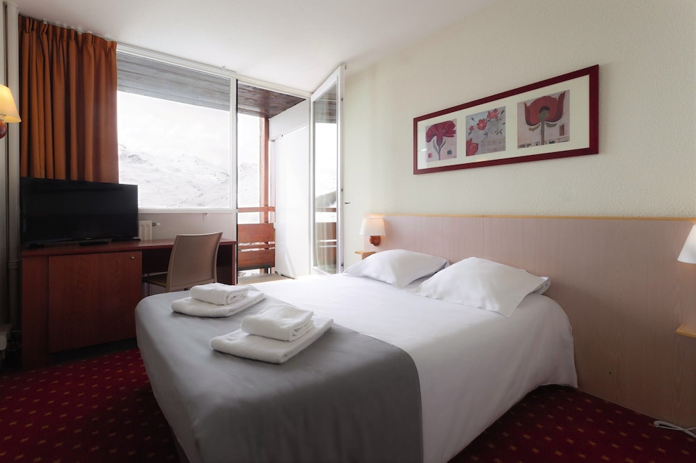 Standard Apartment, 2 Bedrooms, Balcony, Mountain View (Standard) photo 1