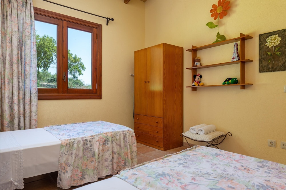 Villa photo 2