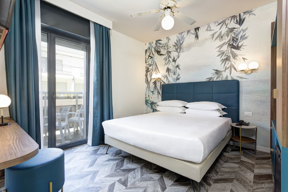 Standard Double Room, 1 Queen Bed, Partial Sea View (Lettino da spiaggia incluso) photo 3