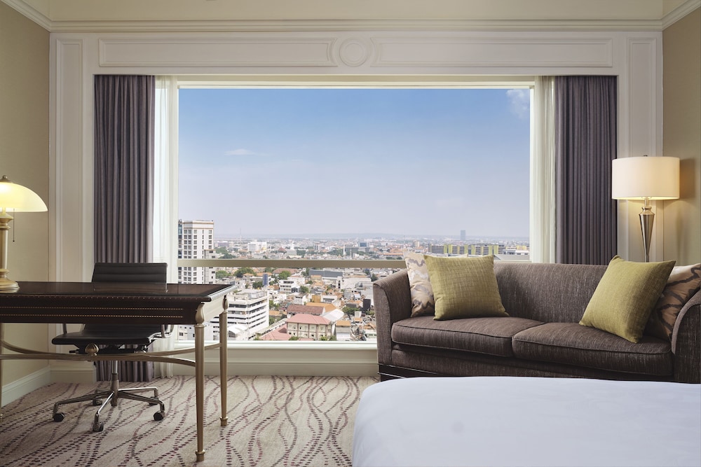 Executive Room, 1 King Bed - Photo 8