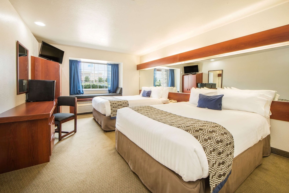 Room, Accessible photo 2