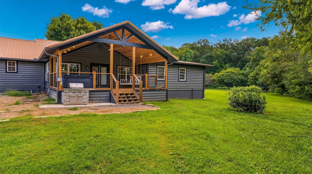 Luxury Poolside Cabin in Sevierville, Zdjęcie 49