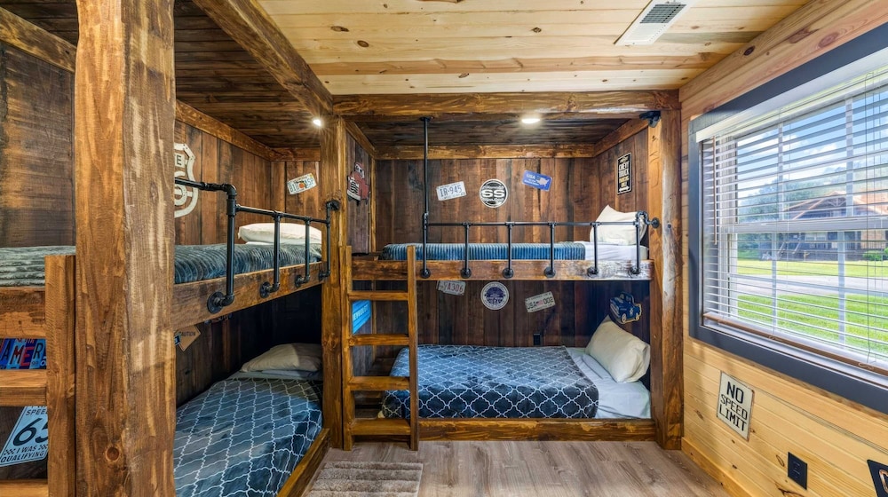 Luxury Poolside Cabin in Sevierville, Zdjęcie 12