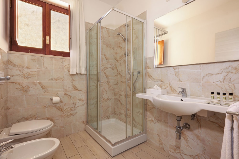 Standard Quadruple Room photo 2