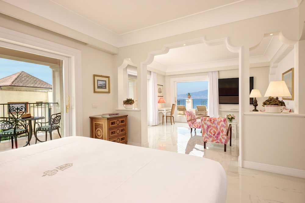 Suite, Balcony, Sea View (Imperial) - Photo 8
