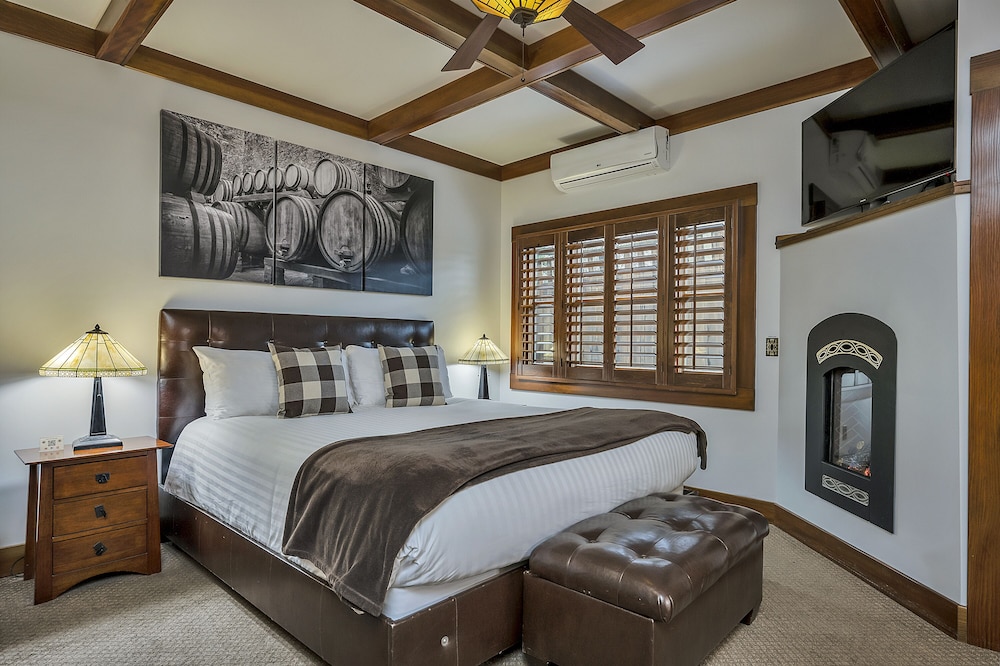 Suite, 1 King Bed (Silverado)