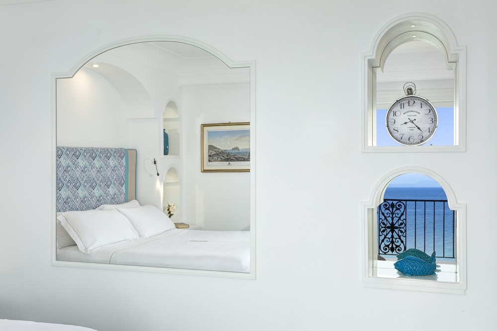 Premier Double or Twin Room, Balcony, Sea View - Photo 3