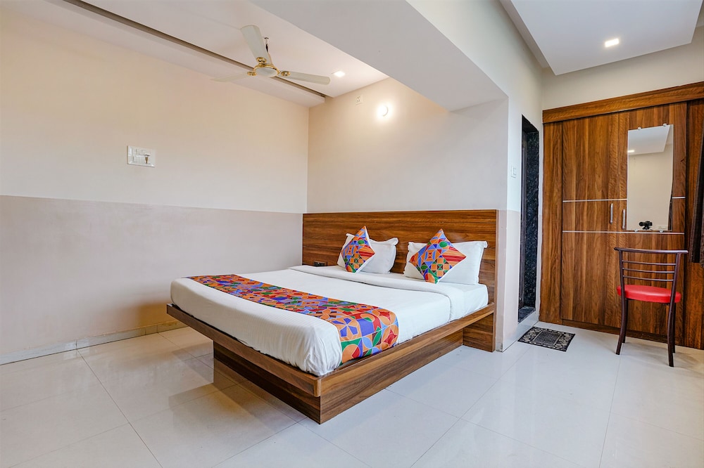 Deluxe Room - Photo 2