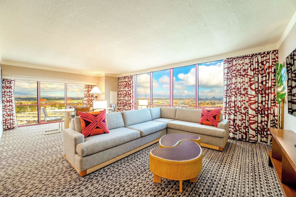 Premier Suite, 1 Bedroom with 2 Queens (High Floor) - Photo 1