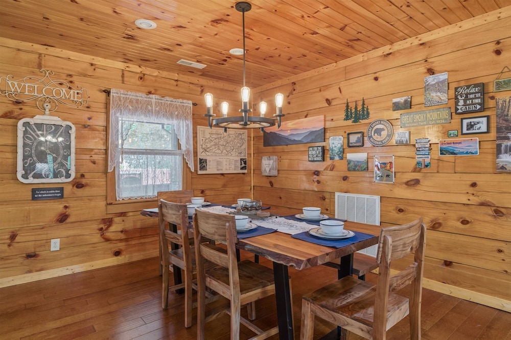 Cozy Cottage w EV Charger Firepit Bed Swing, 사진 20