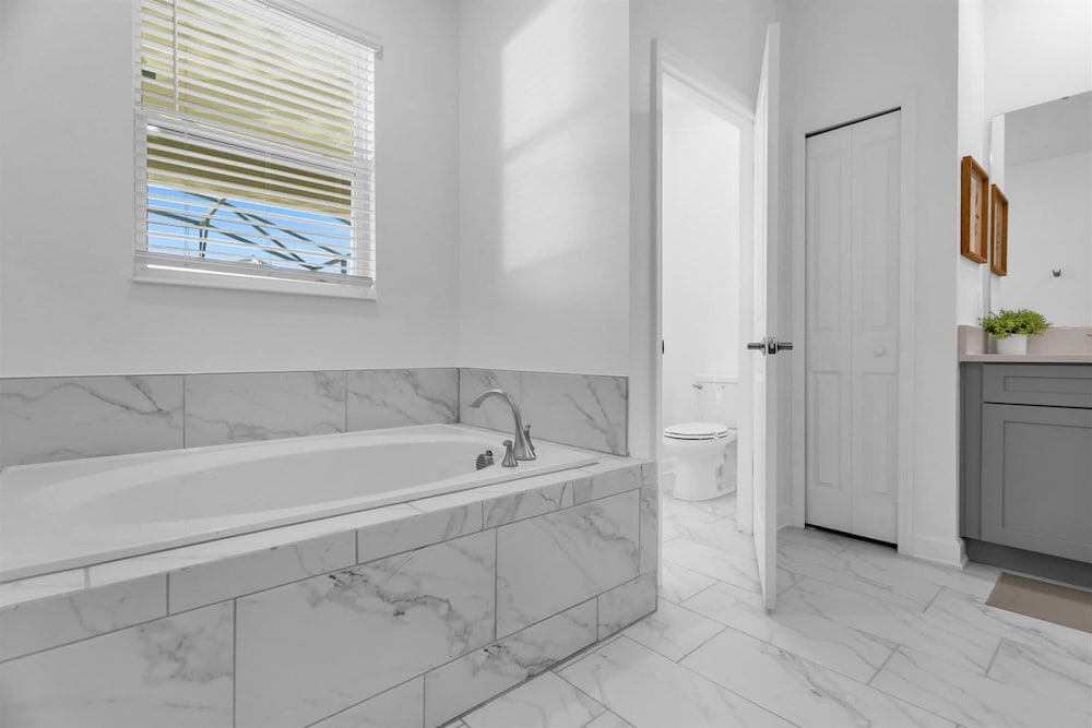 Upstay - Lakeview Mansion w Pool Spa and Cinema, Kuva 36