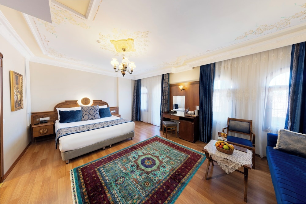 Suite with Hagia Sophia View photo 2