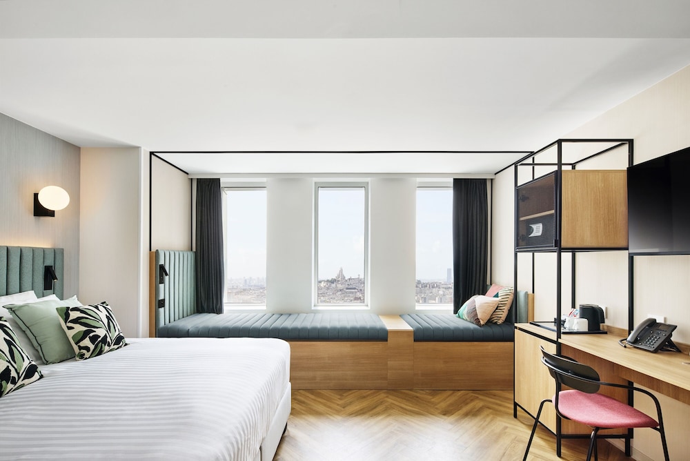 Superior Double or Twin Room thumbnail 5