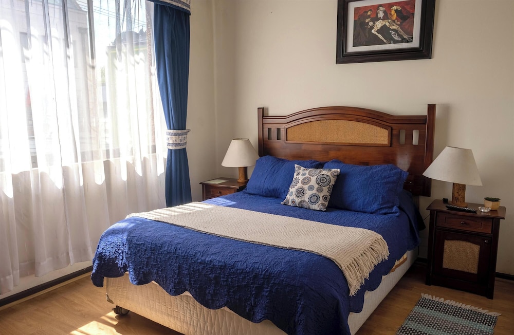 Room, 1 Queen Bed photo 2