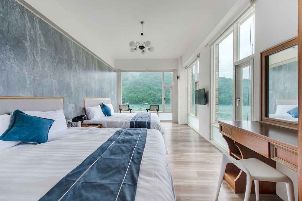 Deluxe Quadruple Room, Lake View - Photo 24