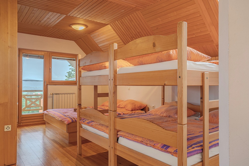 Family Studio (Oblak Estate Studio XL)