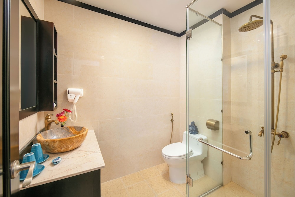 Silk Suite Double or Twin Room Grand River View & Balcony photo 3