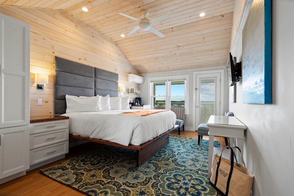 Windward Select Harbor View King