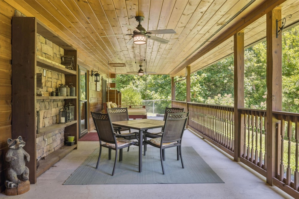 Cozy Cottage w EV Charger Firepit Bed Swing, 사진 44